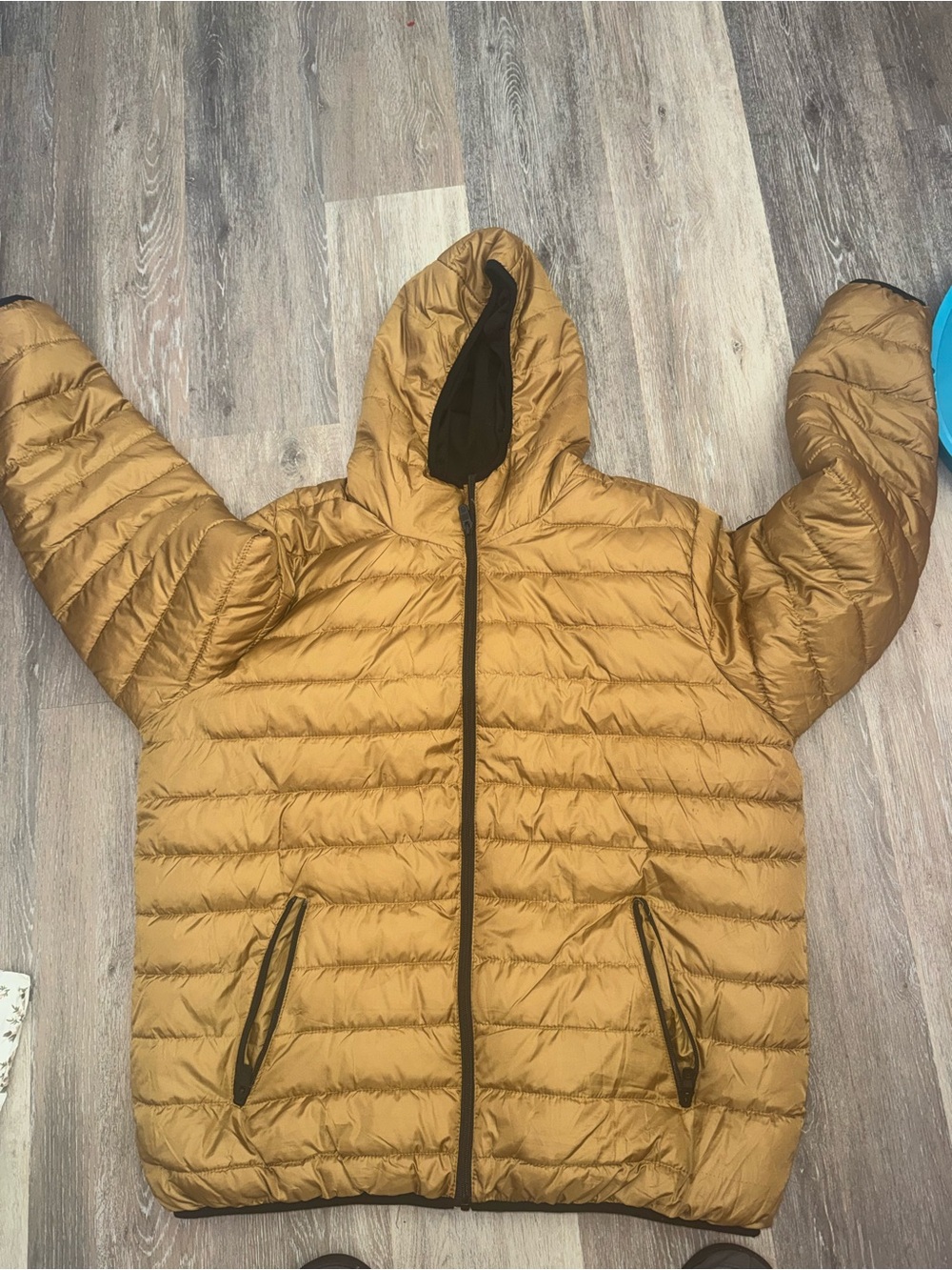 Perry Ellis gold puffer jacket